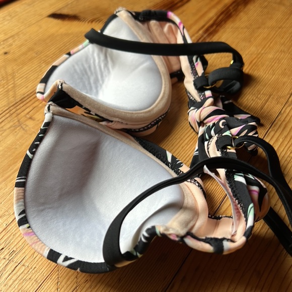 💚 3 for $15 💚 - Xhilaration Floral Swim Top Women size XS - Picture 16 of 16